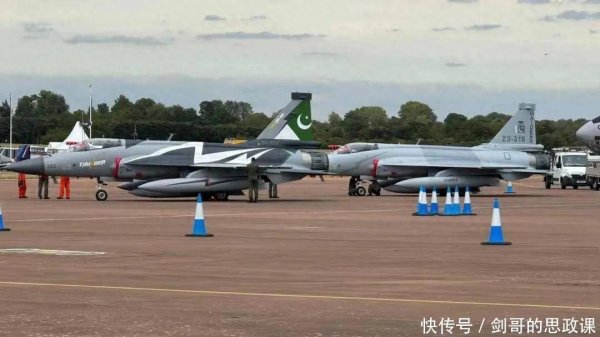 股票配资正规平台排名 横跨6000千米！“枭龙”带胜利凯旋，降落英国，“阵风”还不配上桌？